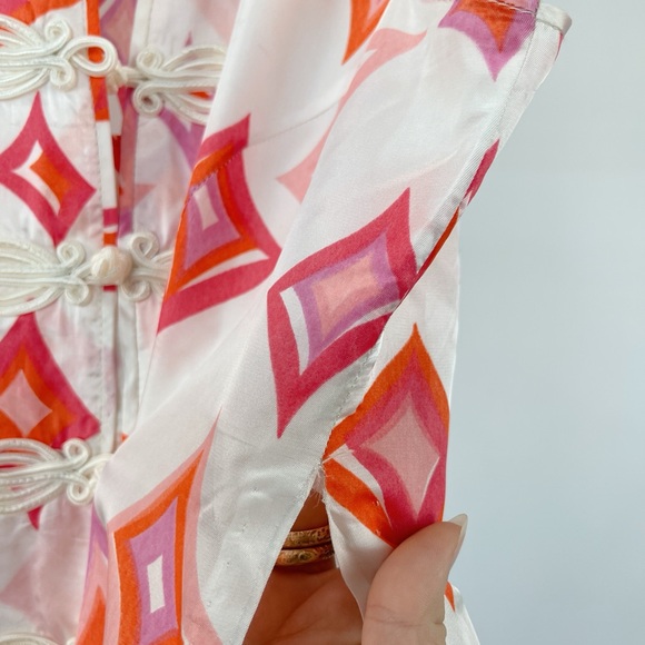 Vintage 60s/70s Printed Side Slit Sleeveless Blouse - Picture 8 of 9